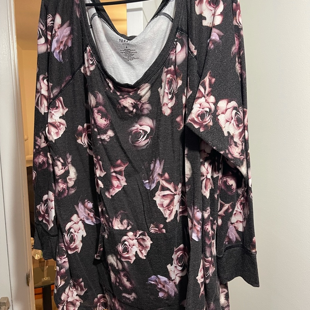 Torrid active floral long sleeve shirt